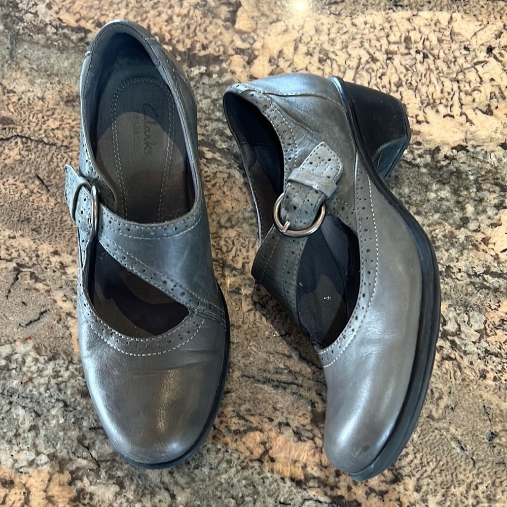 Clarks Heels - Picture 3 of 8